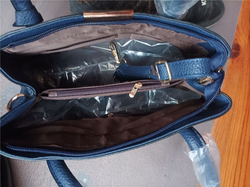 Elegant Leather Large Capacity Daily Shoulder Bag